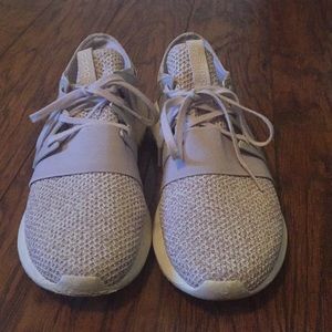 Adidas Tubular size 9