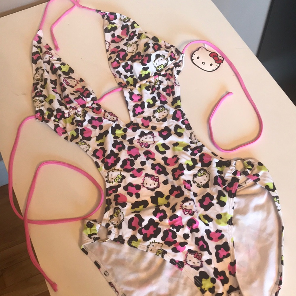 Hello Kitty Bathing Suit size L 🔥🔥🔥