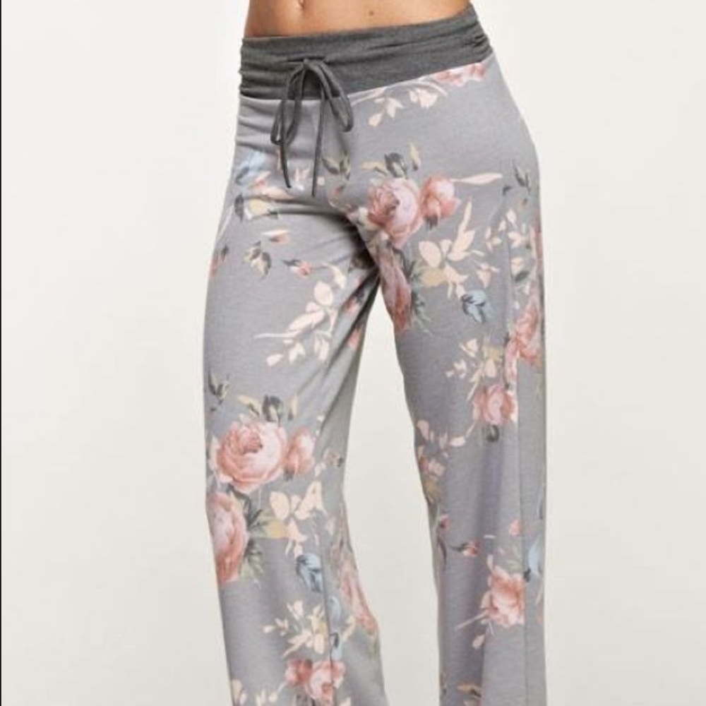 Adorable and comfy lounge pants! 💜💙