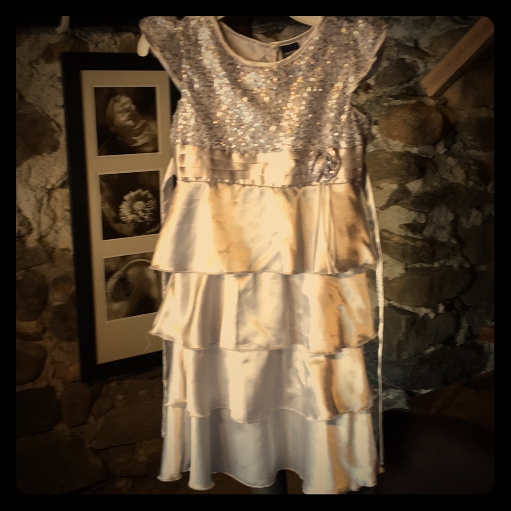 Gorgeous children’s party dress