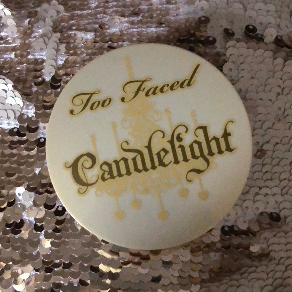 Too faced candlelight highlighter