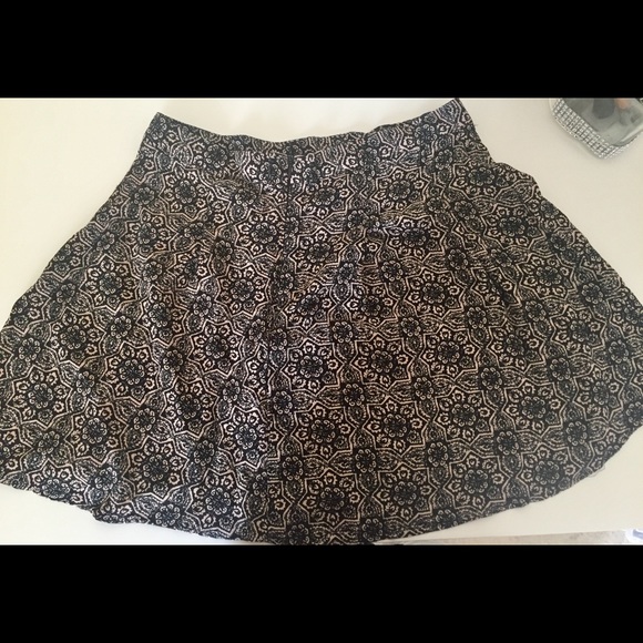 FOREVER 21 Skirt - Picture 2 of 2