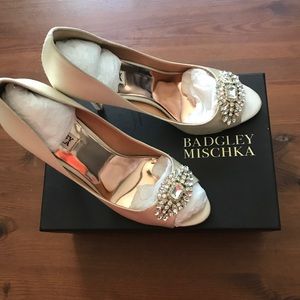 REDUCED Badgley Mischka Lav. 9.5