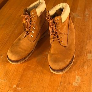 Mint men’s boots size 13 Box 16