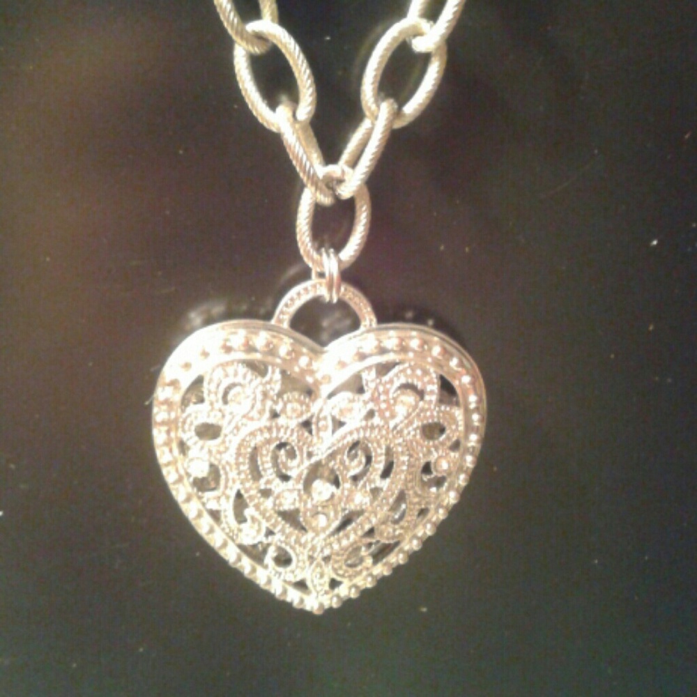 Vintage Long 26" silvertone filagree puffy big heart pendant necklace