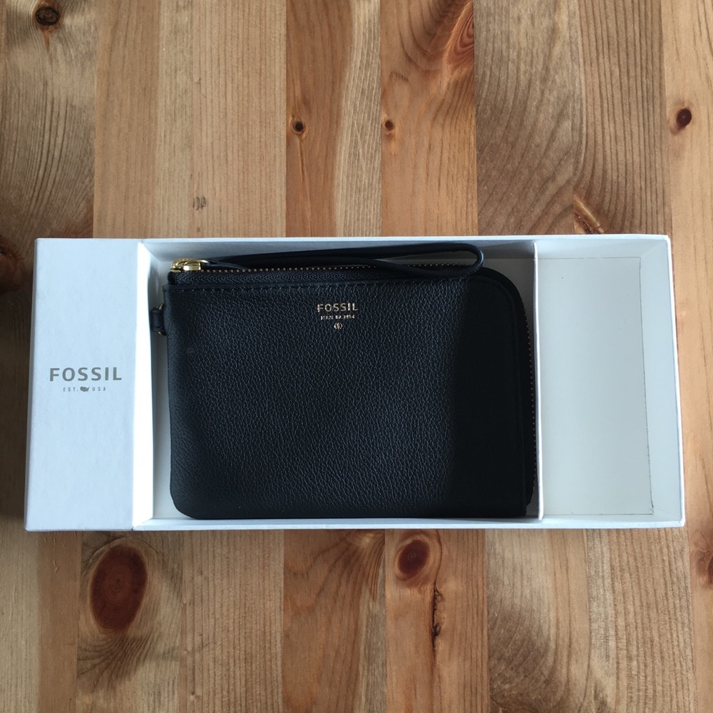 NWT-Black Leather Fossil Wallet