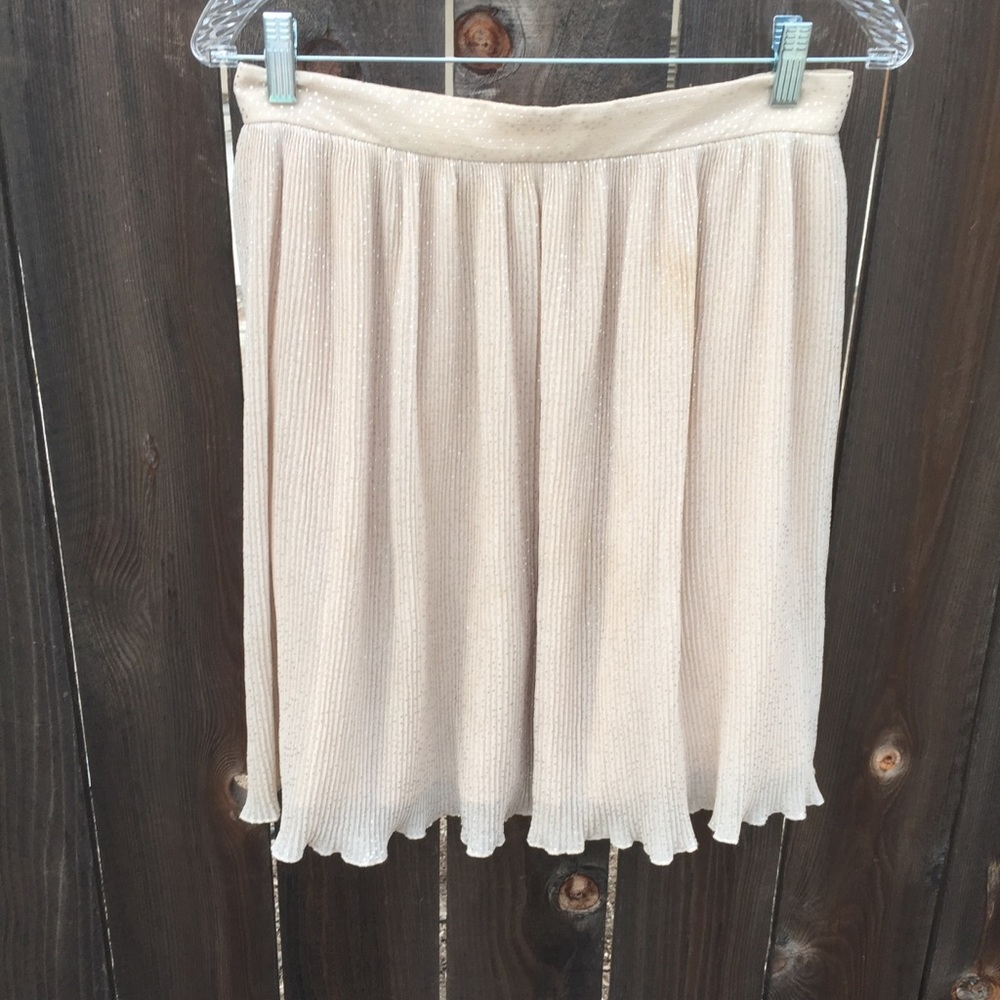 H&M PLEATED SKIRT BEIGE/METALLIC LINED SZ 10