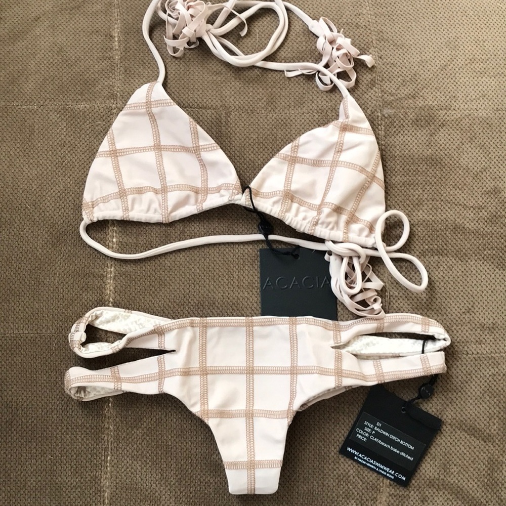 NWT Acacia Stitch Set in Clay - Picture 3 of 4