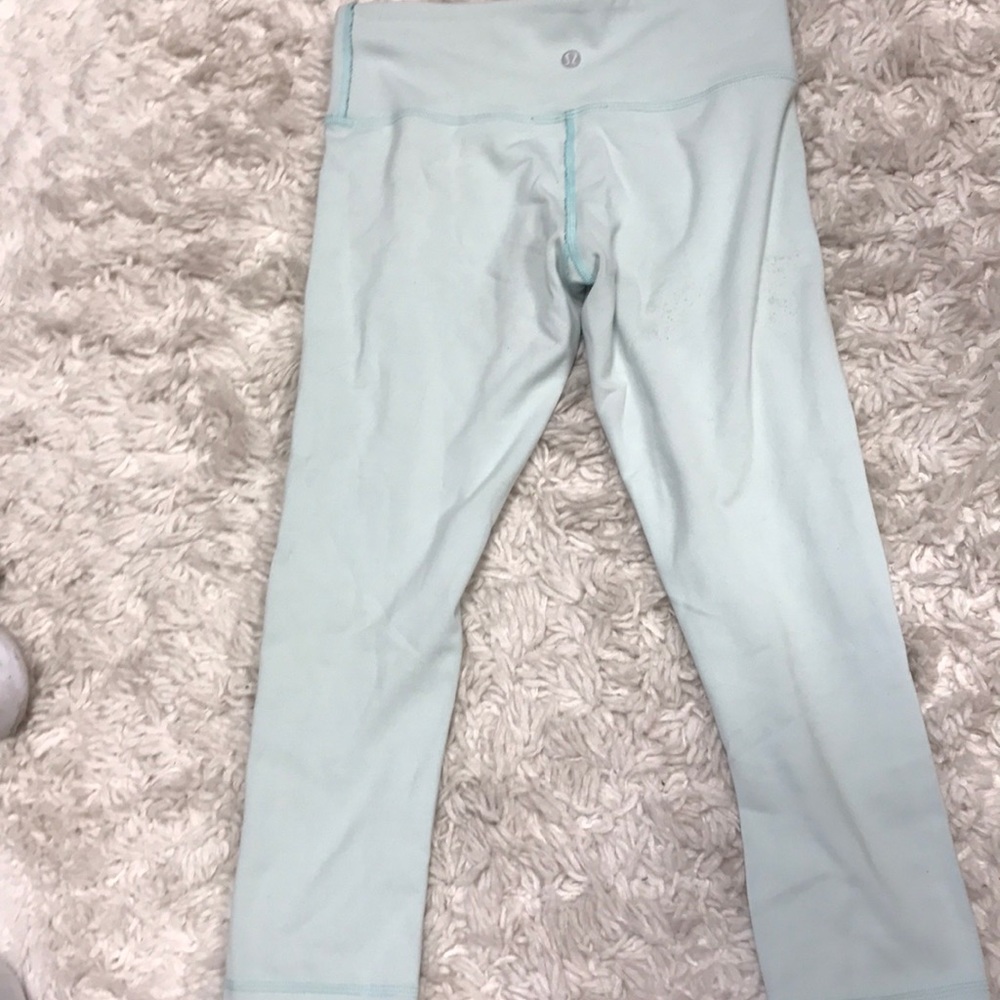 Light blue cropped lululemon leggings