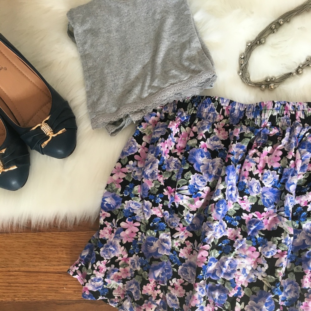 EUC Forever 21 Floral Stretchy Flowy Mini Skirt