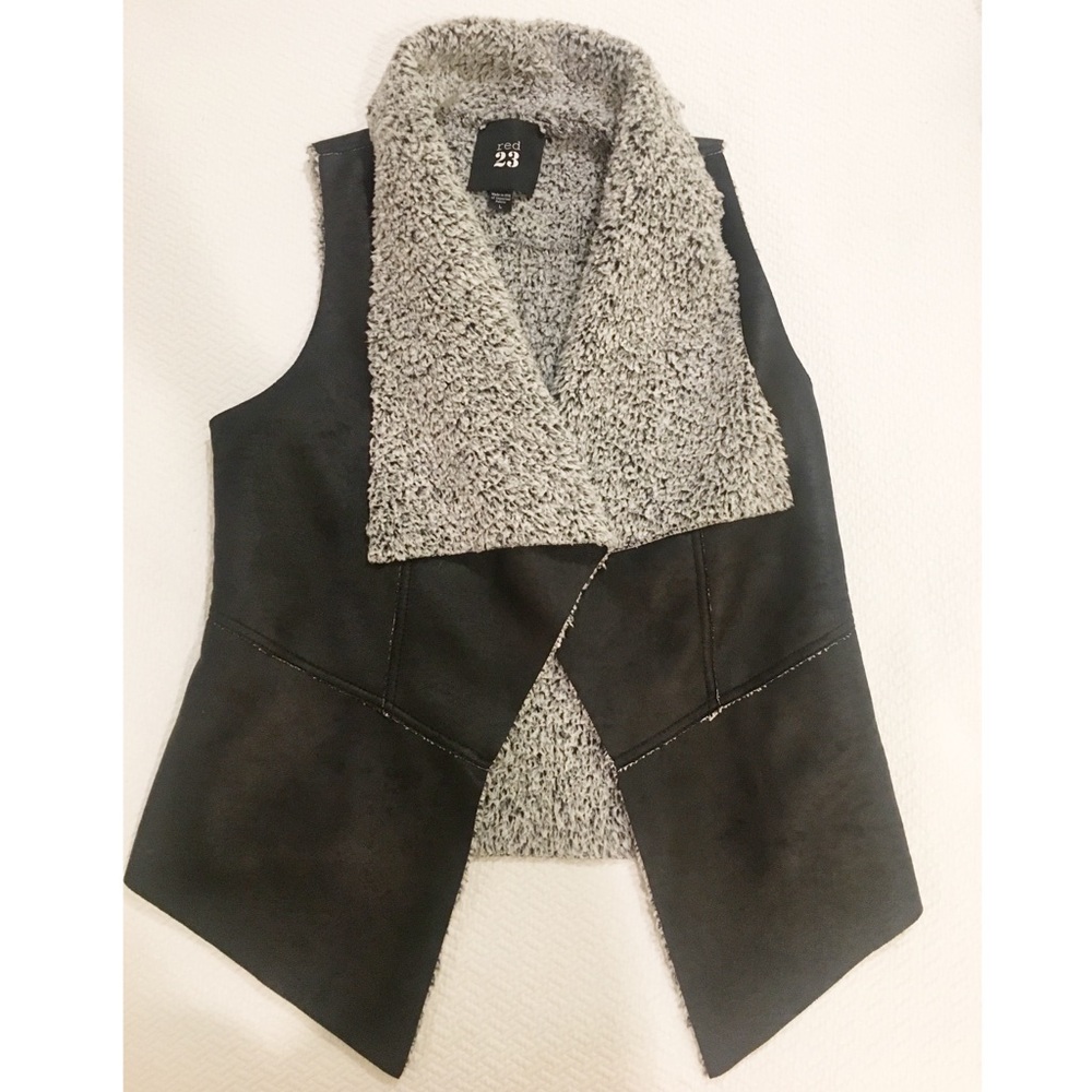 ‼️SALE‼️ RED 23 faux fur vest