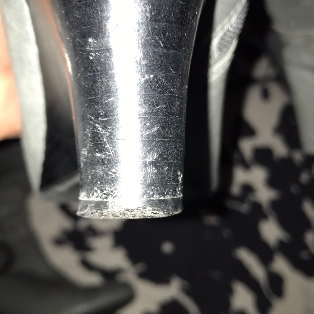 🎈Gently worn grey boots🎈