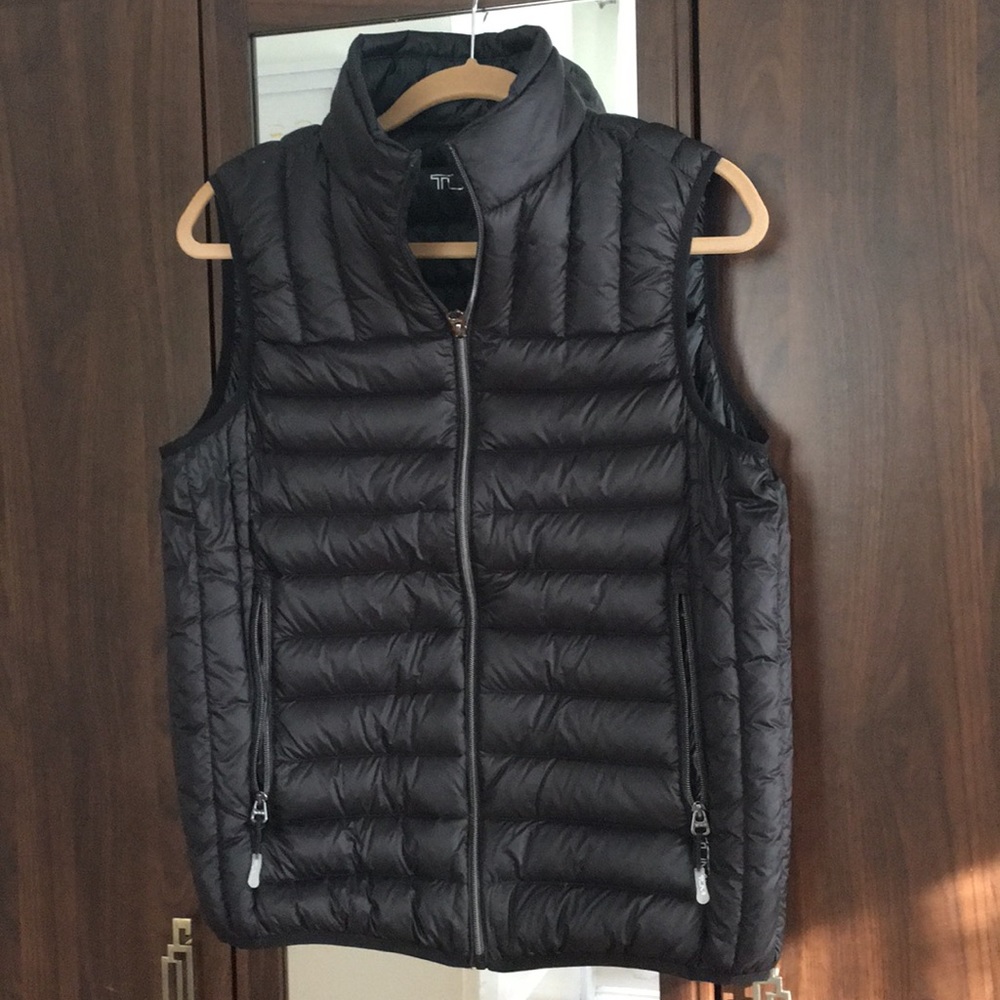 TUMI Down Feather Vest NEVER WORN