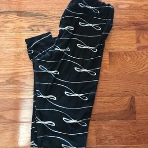 Lularoe Bow leggings
