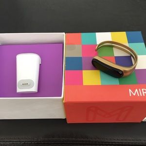 Omron Mira Fitness Tracker Gold