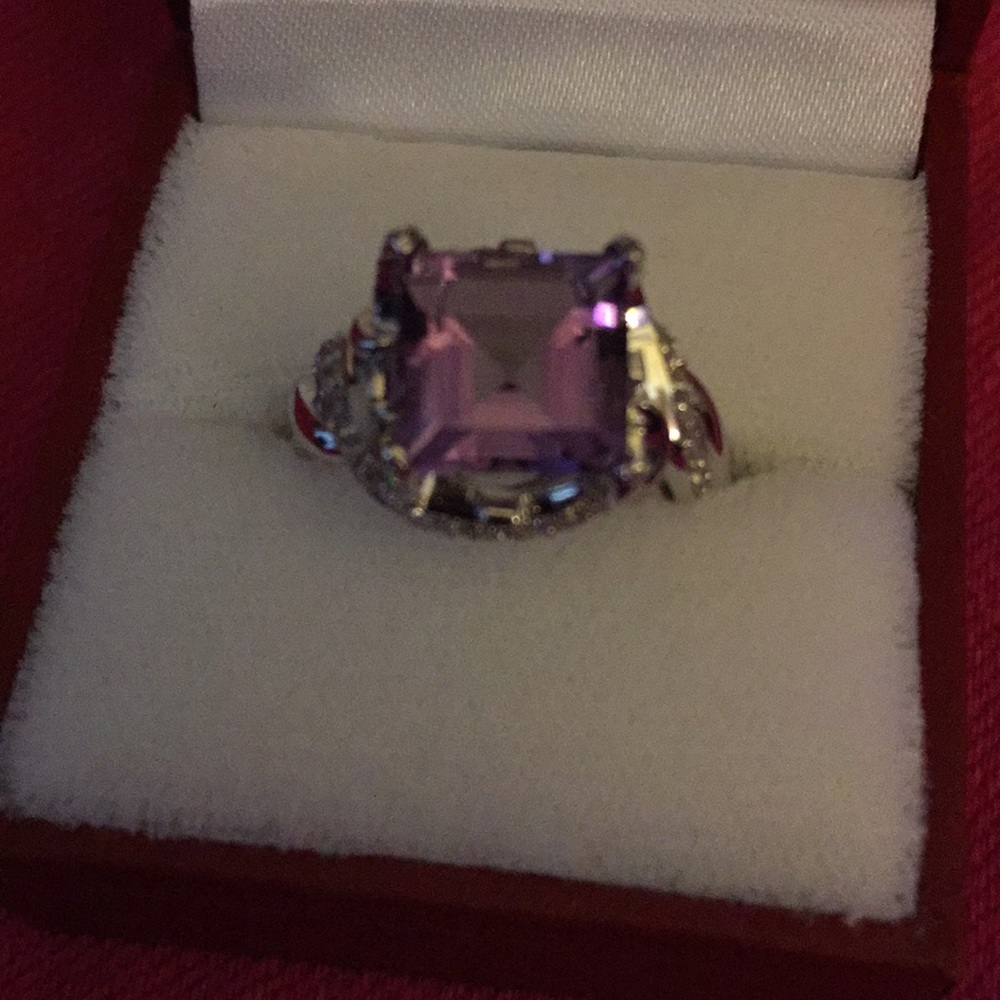 14 white gold Amethyst with diamonds