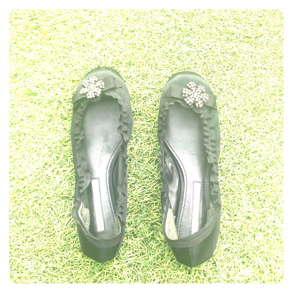Vera Wang ballet flats