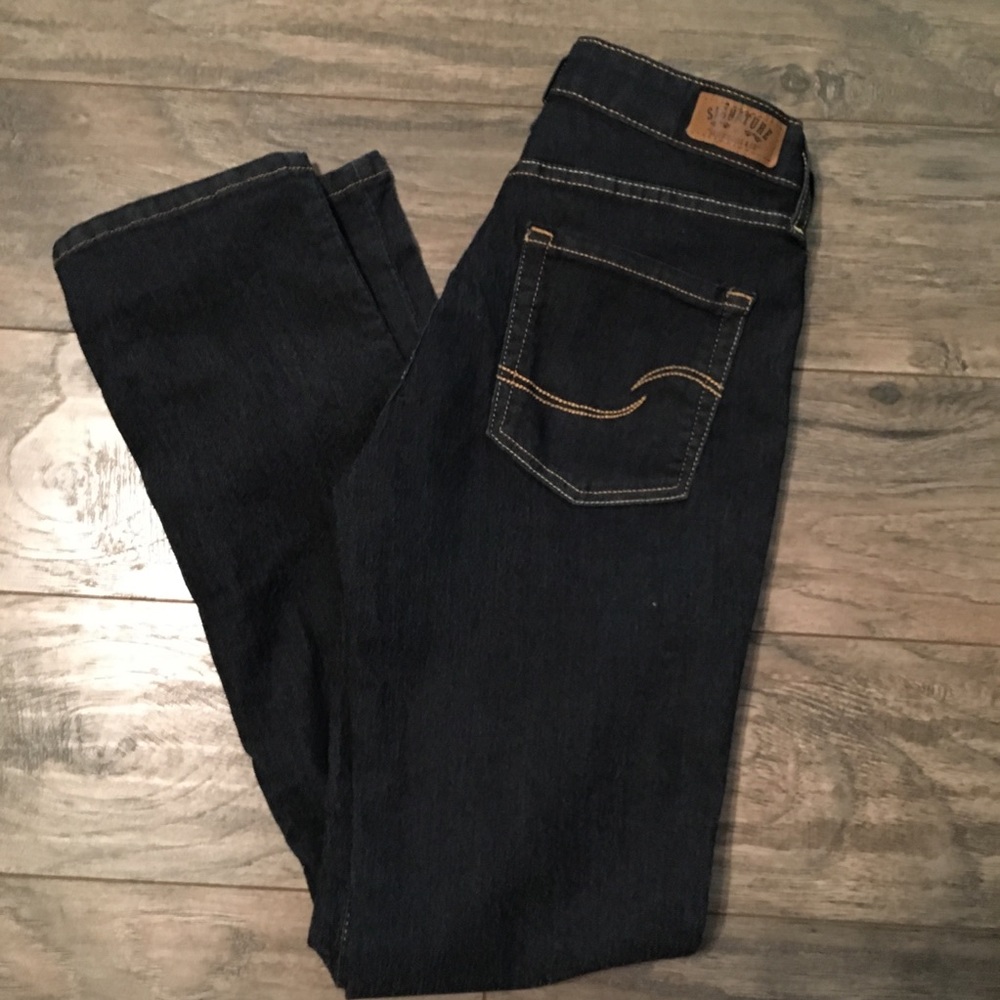 Levi’s signature modern straight size 4 like new!