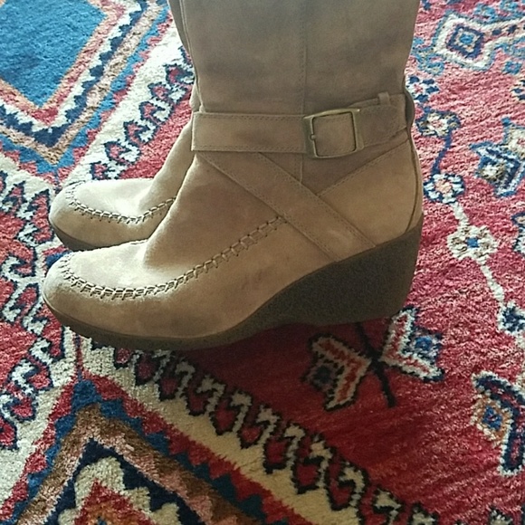 Boots - Picture 2 of 3