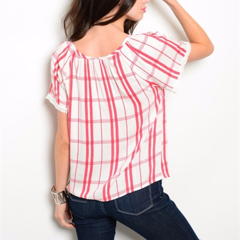 ⭐  IVORY RED TOP - Picture 2 of 2