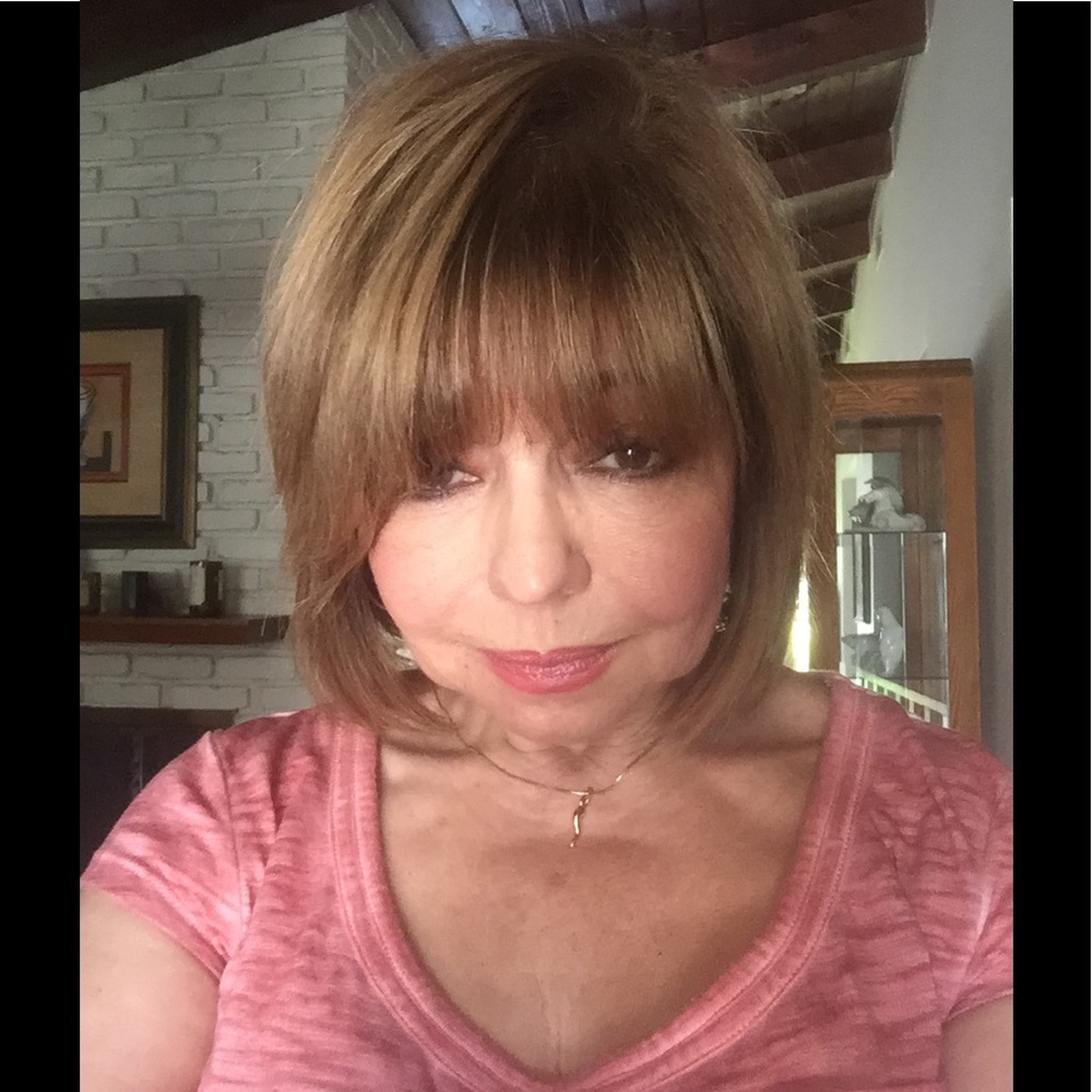 Meet your Posher, Deborah