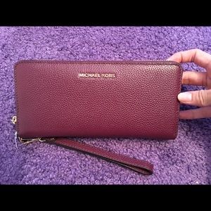 ❗️❗️❗️*sold locally* ❗️❗️❗️Brand New MK wallet