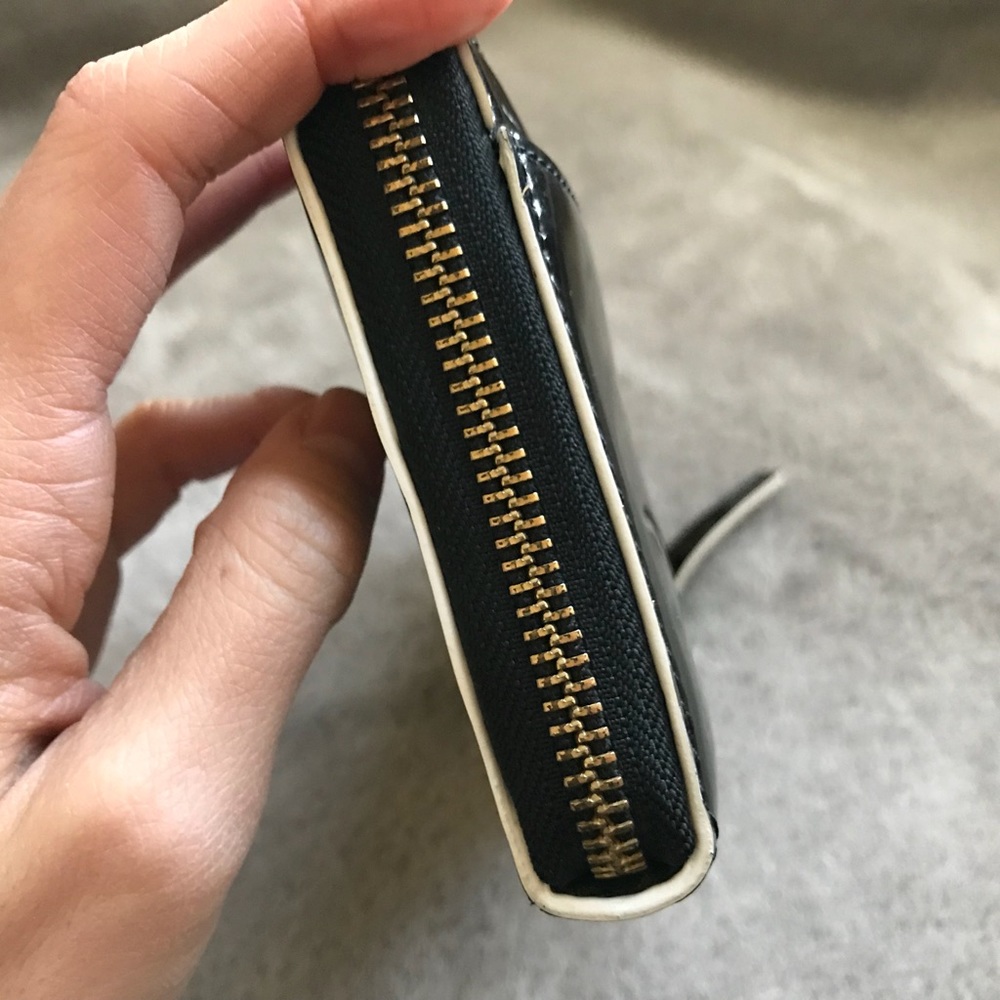 Black Patent Kate Spade wallet - Picture 4 of 5