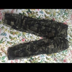 HIGH WAISTED CAMO PANTS