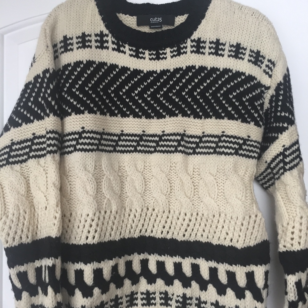 SALE ❤️Cut25 crewneck Cable Chunky Sweater