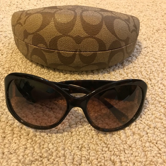 Coach Sunglasses - Picture 4 of 4