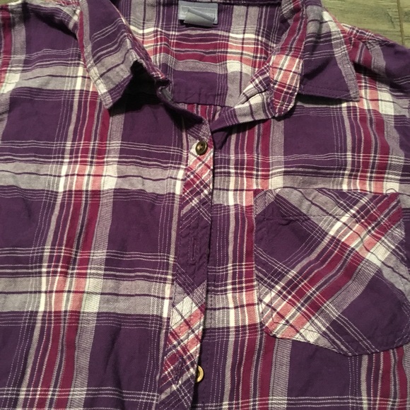 Laura Scott small button down in beautiful purple - Picture 2 of 3