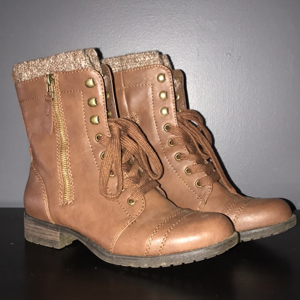 Boots 👢 - Picture 2 of 5