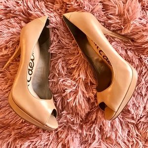 Sam Edelman nude peep toe pumps