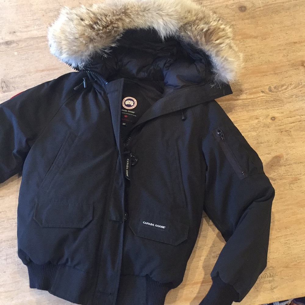 Canada goose bomber short down jacket