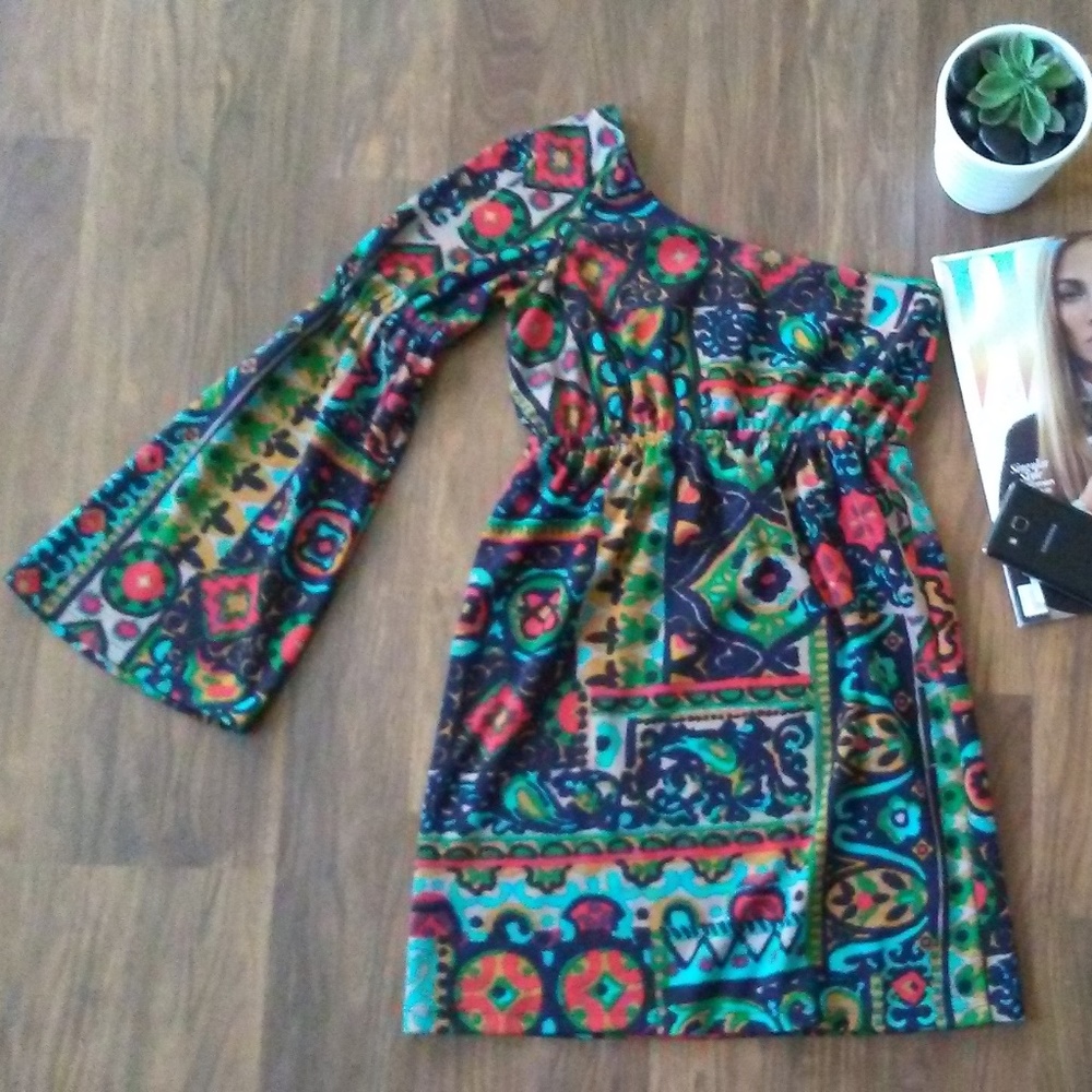 Judith March Asymetrical Bell Sleeve Vibrant Dress