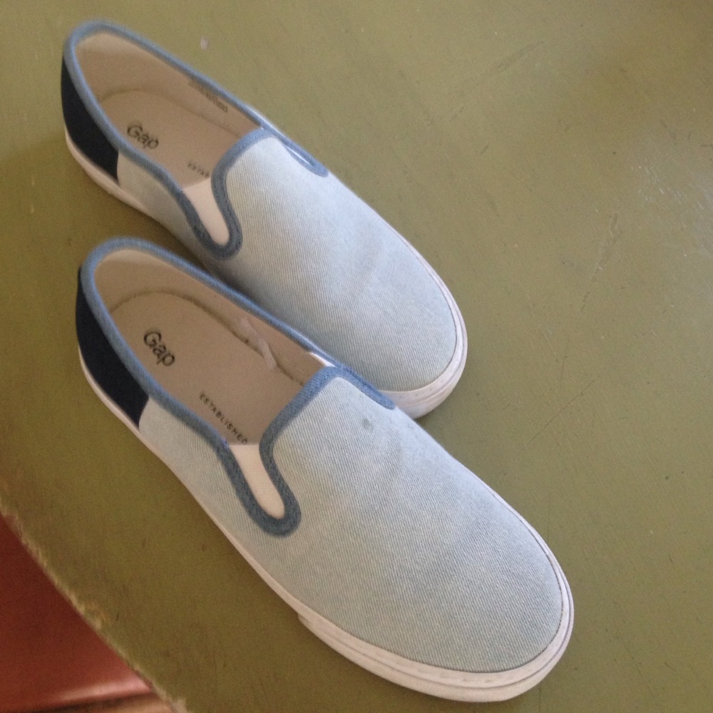 Adorable Gap boating sneakers