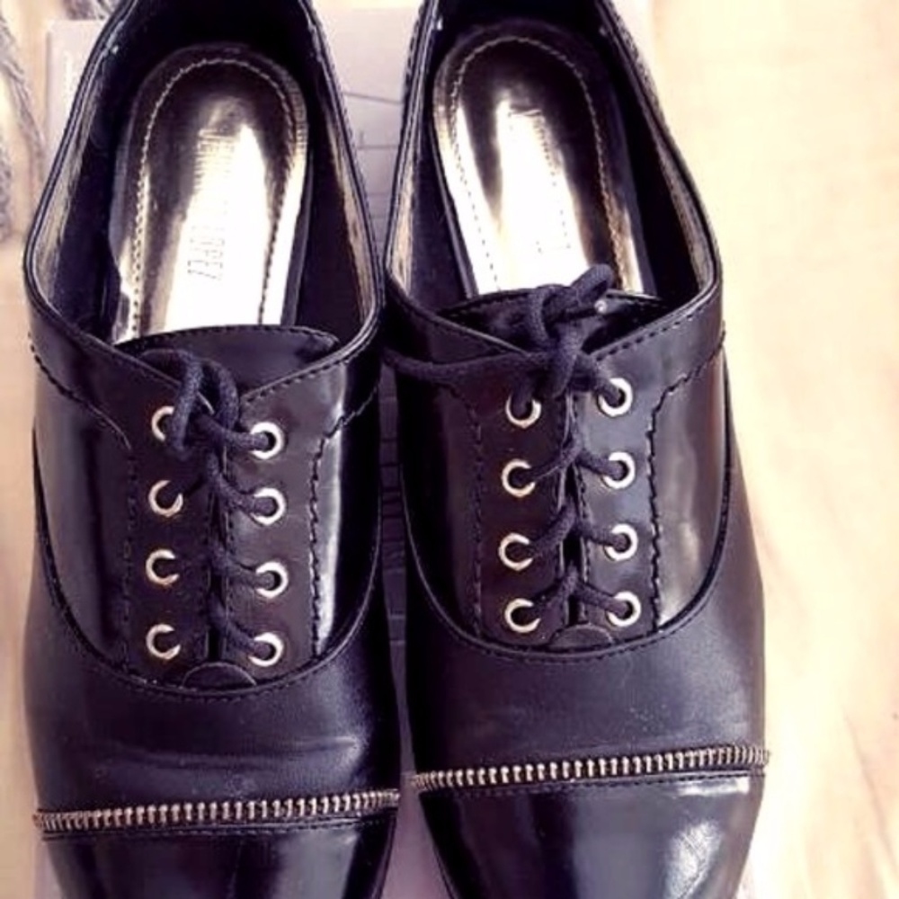 Jennifer Lopez Oxford Zipper Loafer