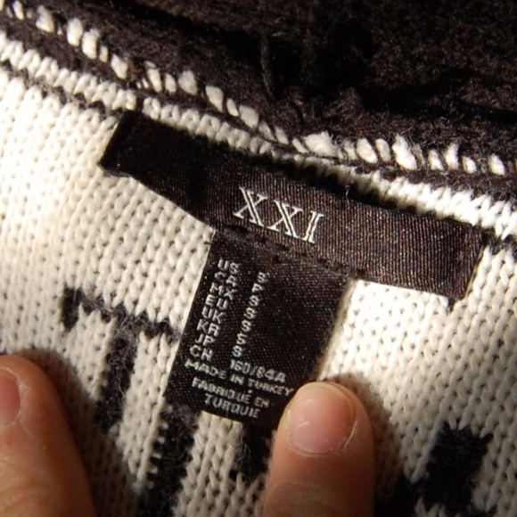 XXI Tribal Sweater - Picture 2 of 2