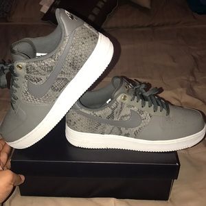 🔥RARE Snake Skin Air Force 1's W/ Gold Accents🔥