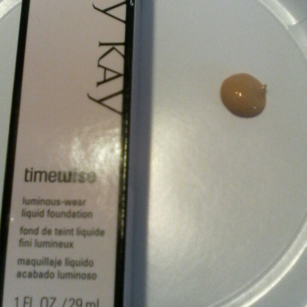 Mary Kay luminous-wear foundation
