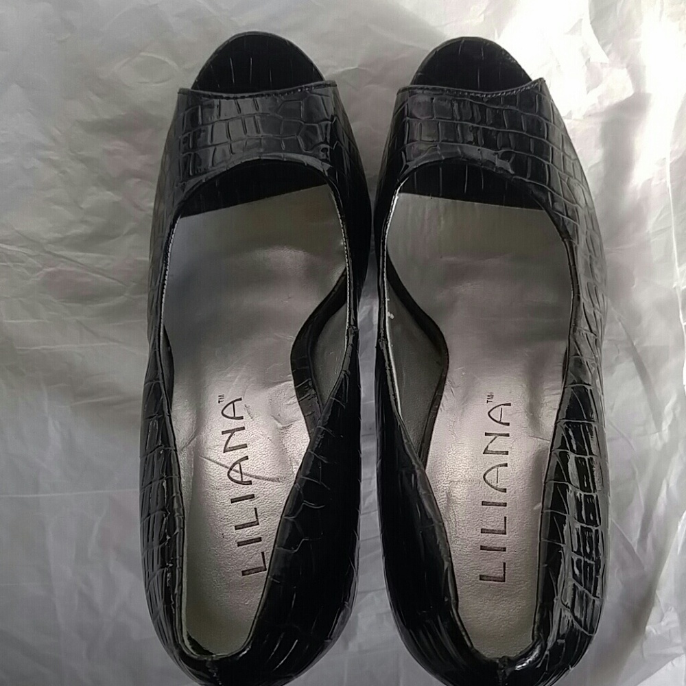 Shoes - Picture 8 of 8