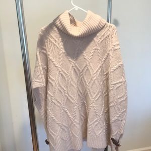 Oversized sweater w L/R brown belt buckle details