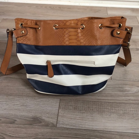 Sold Apt 9 navy white brown purse - Picture 3 of 7