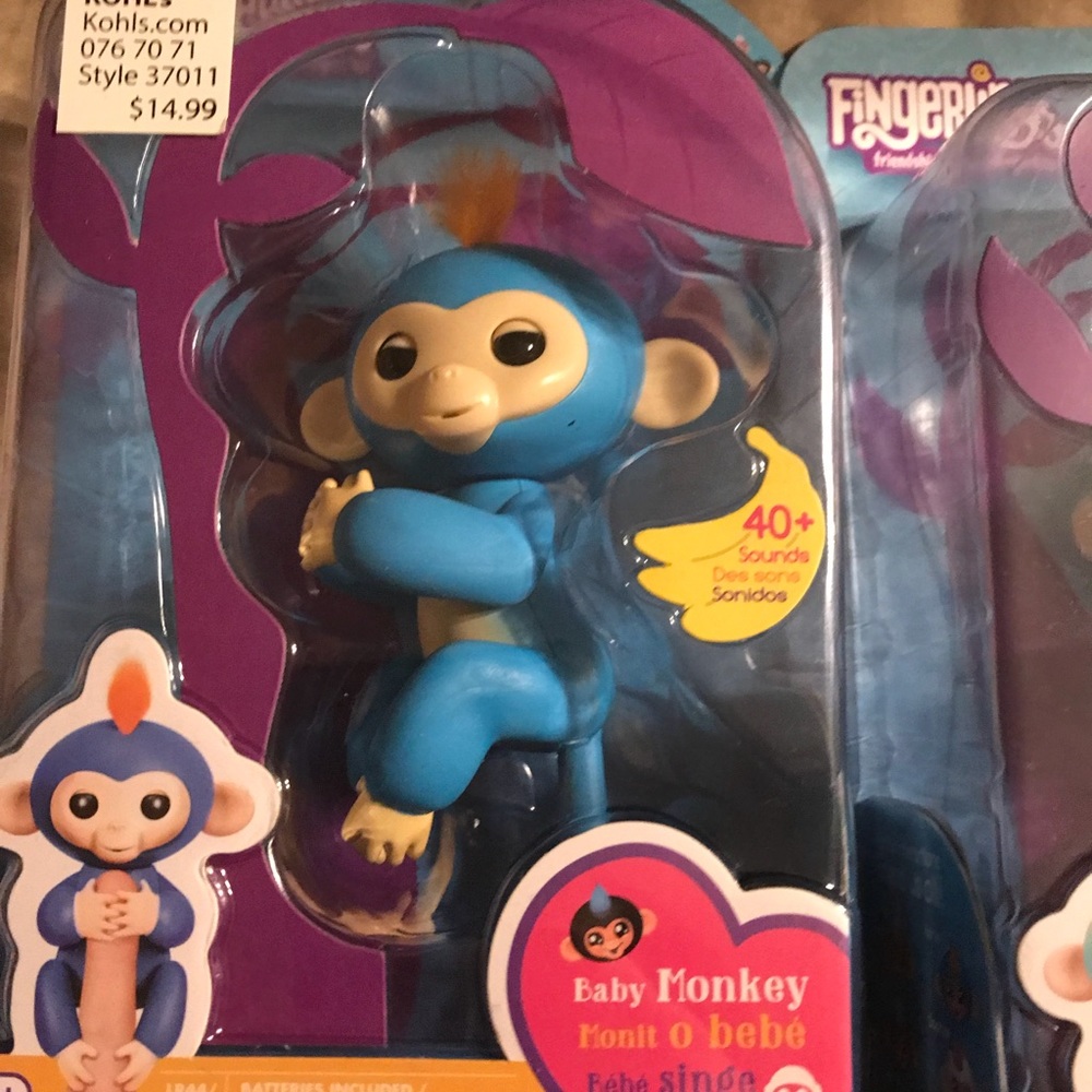 2 blue Fingerlings