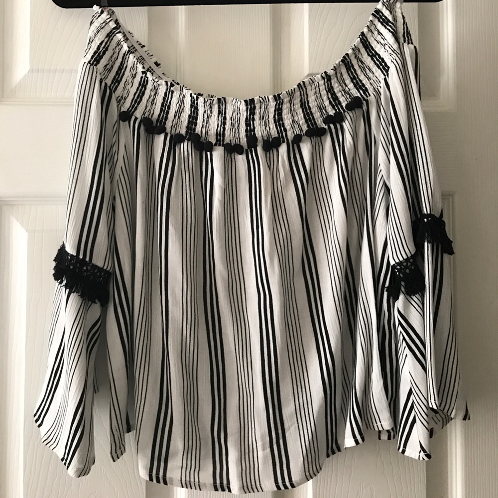 Off the shoulder boutique top