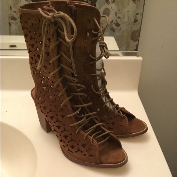 Laced Tied Boots - Picture 1 of 4