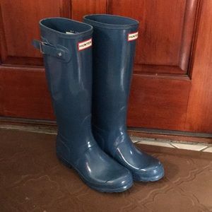 Hunter tall gloss rain boots