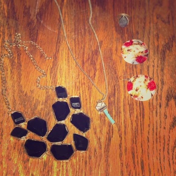 ITEMS NOT FOR SALE! Please Follow NOCHUCACHICA! - Picture 1 of 3