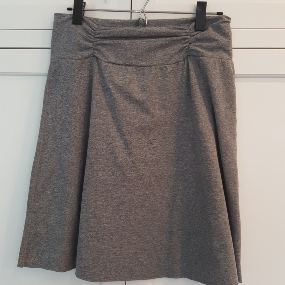 Sound gray skirt M ruched athletic