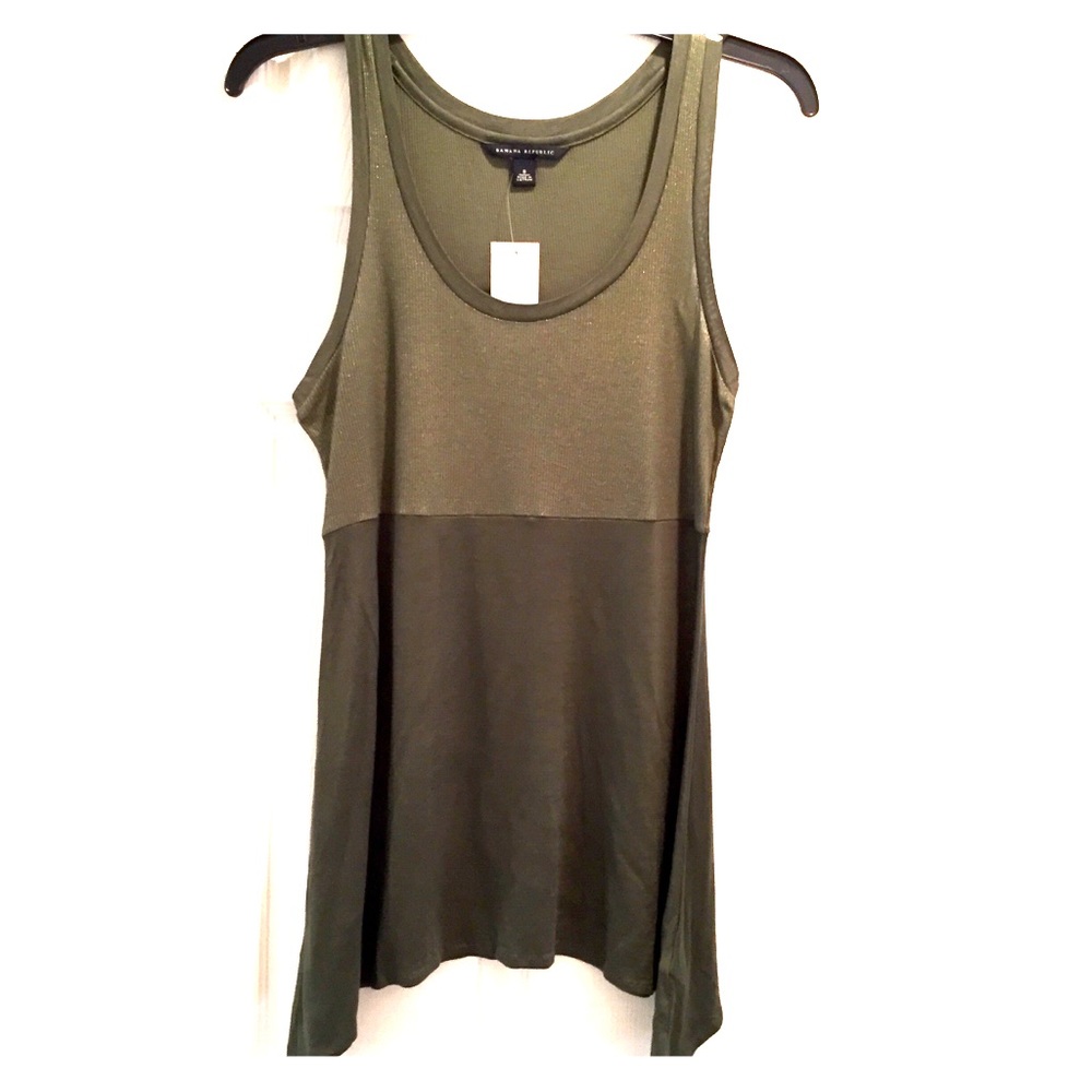 🎄SALE🎄 BananaRepublic olive shimmer top